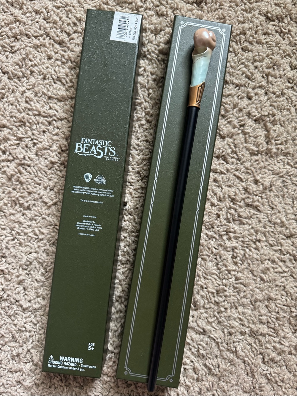 Fantastic Beasts Collectible Wand - Black with Cream & Gold Handle